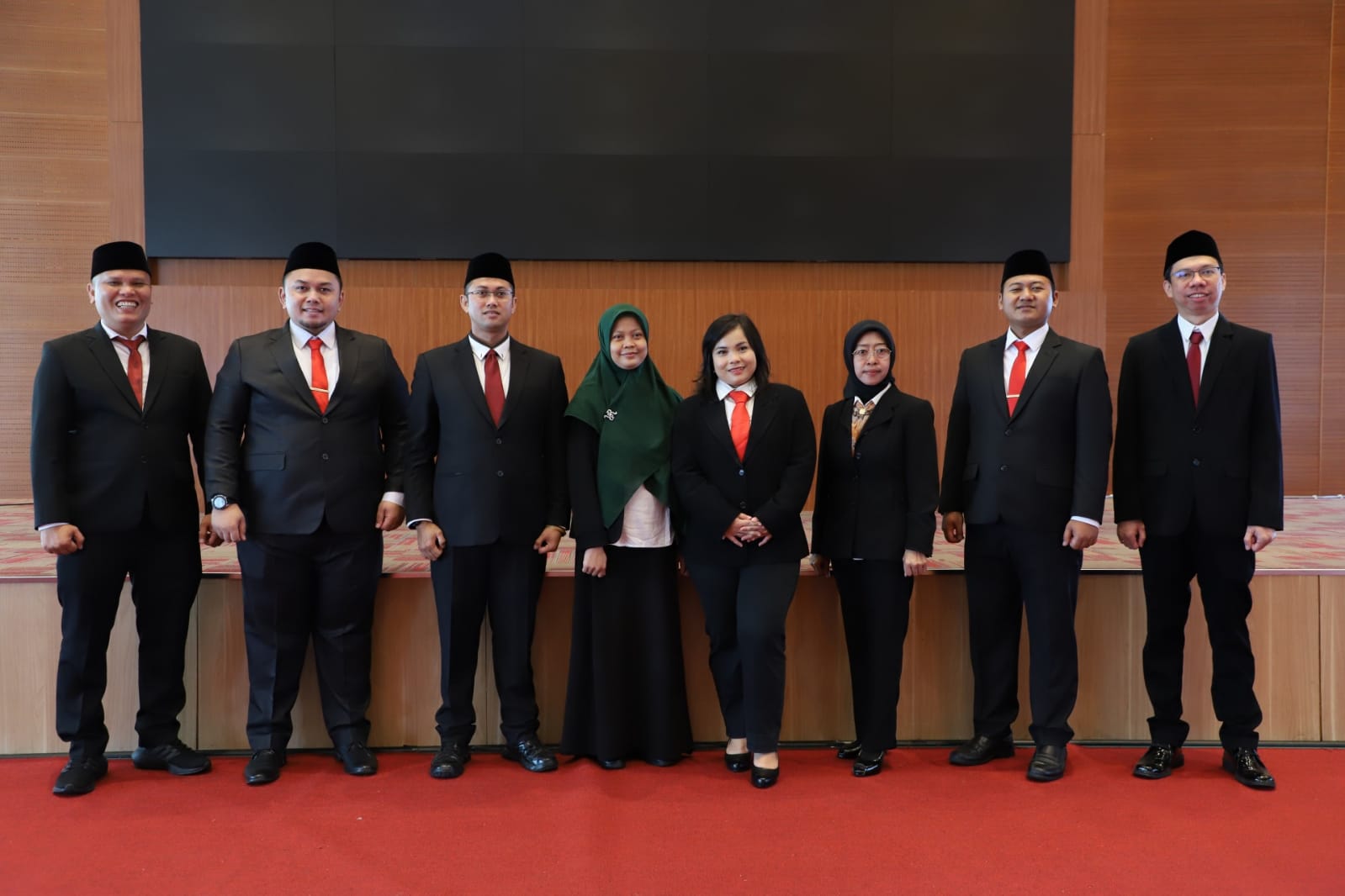 Para pejabat yang dilantik saat pelantikan Dua Belas Pejabat Administrator di Lingkungan BNPB pada Senin (12/6).